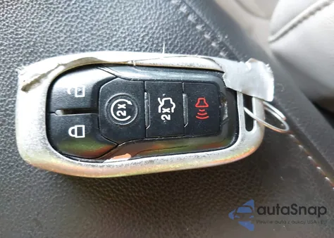 2016 Ford Fusion Titanium z USA, uszkodzony, nr VIN 3FA6P0K92GR201660